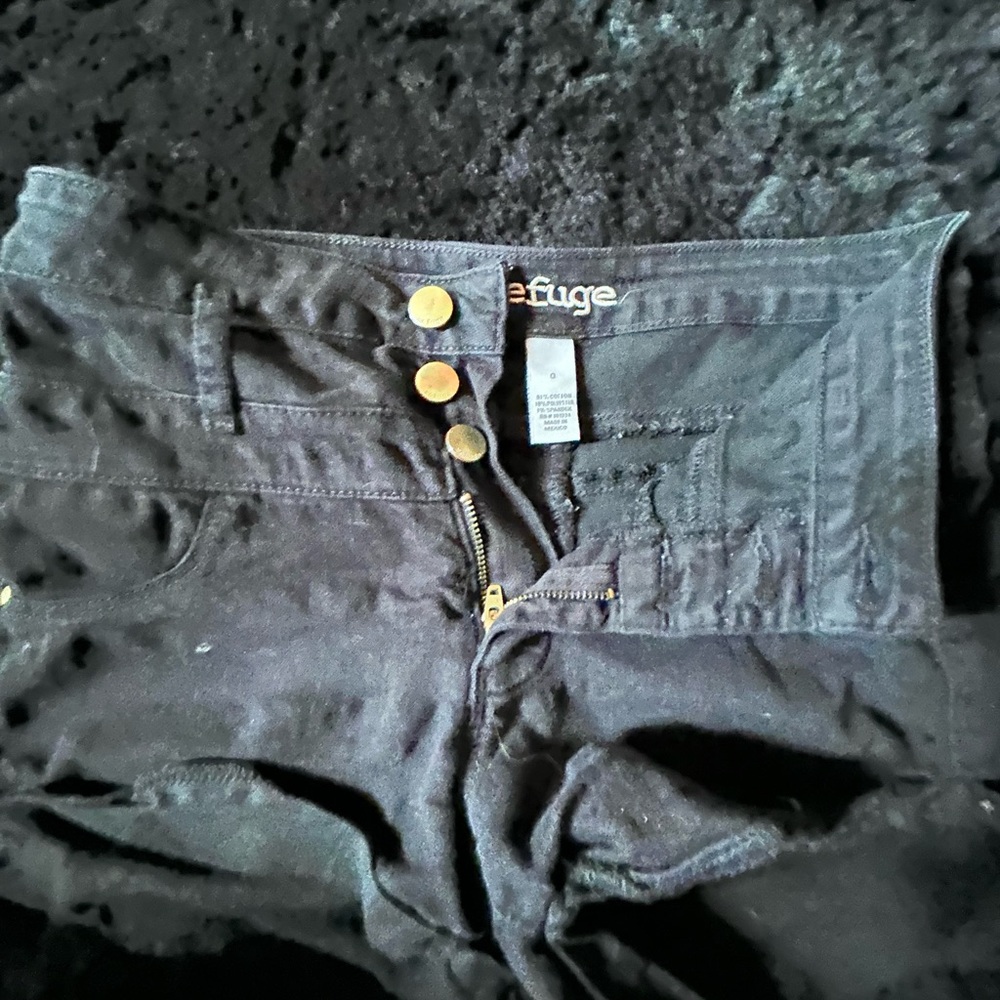 Black 3 buttons